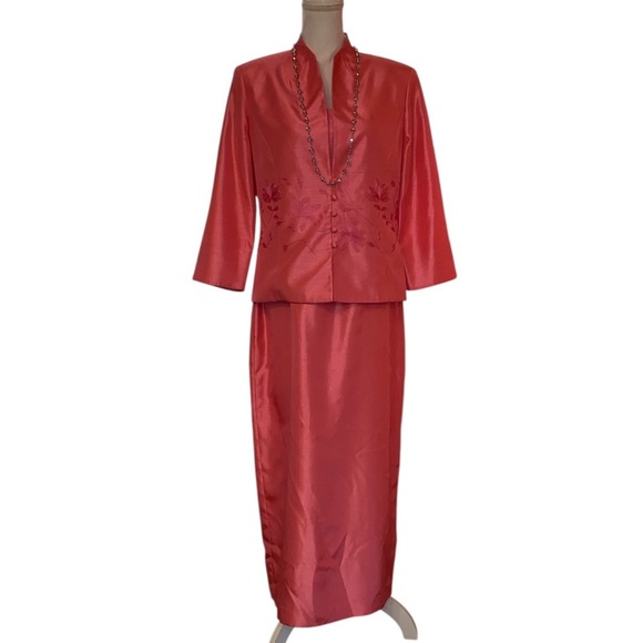 Jessica Howard Women’s 2-PC Embroidered Dress and Jacket Set in Coral Size 12 - Picture 1 of 10